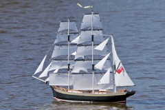 DSC09715 © Peter Taylor 2012