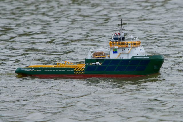 DSC00442 © Peter Taylor 2012