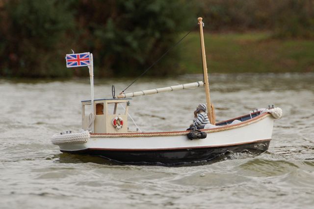 DSC01992 © Peter Taylor 2012
