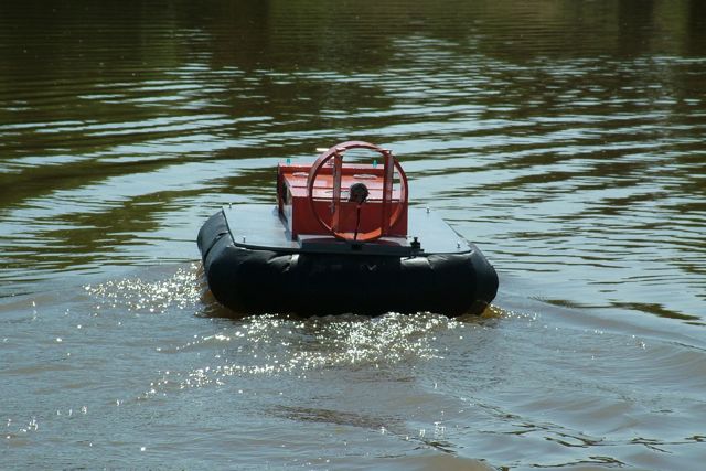  Griffin Hovercraft 20080511151848