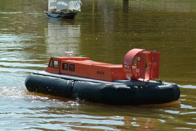  Griffin Hovercraft 20080511151855