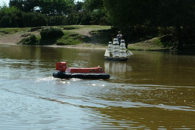  Griffin Hovercraft 20080511151910