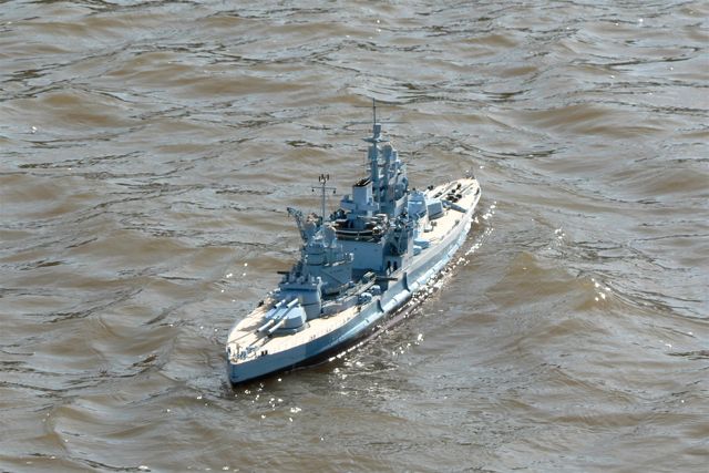 HMS Valiant (03)