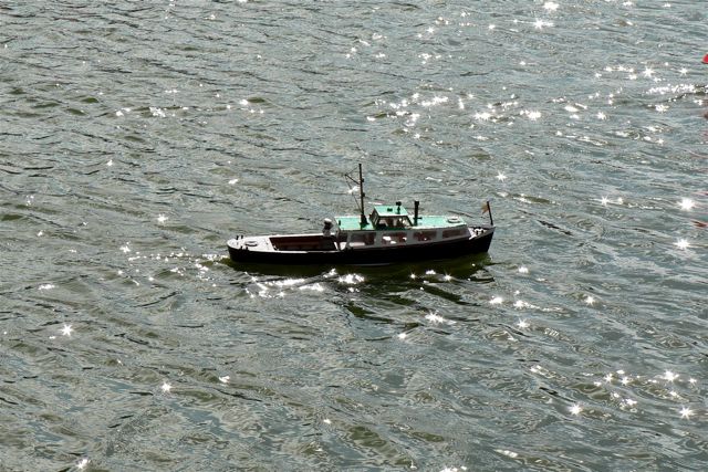 Harbour launch (02)