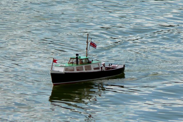 Harbour launch (04)