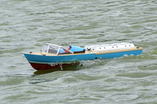 Inboard Speedboat 1 DSC02014.JPG