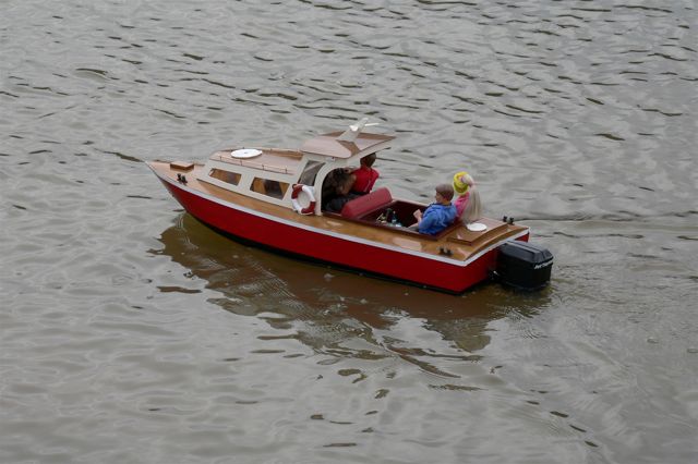 Outboard Cruiser (02)