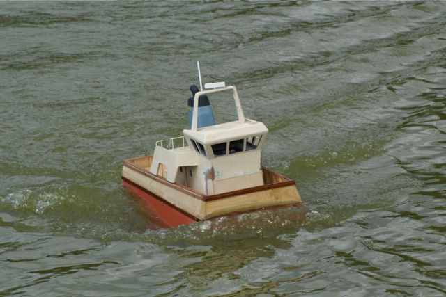 Pusher Tug DSC00899.JPG