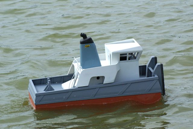 Pusher Tug DSC01135.JPG