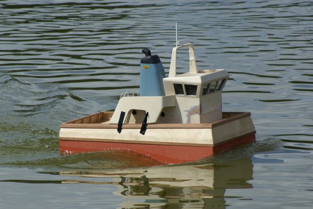 Pusher Tug DSC00772.JPG