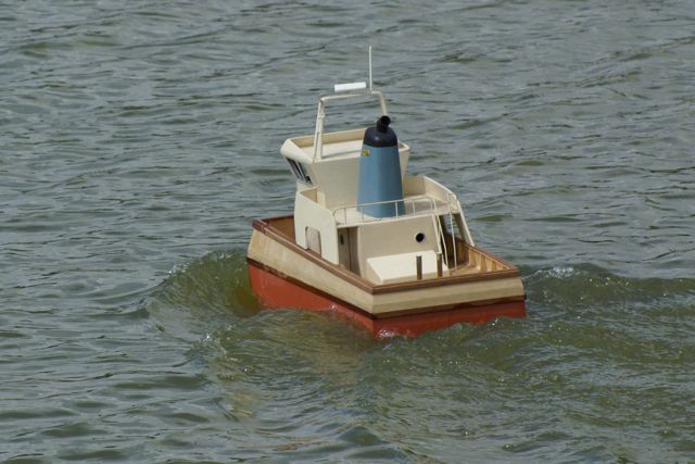 Pusher Tug DSC00895.JPG