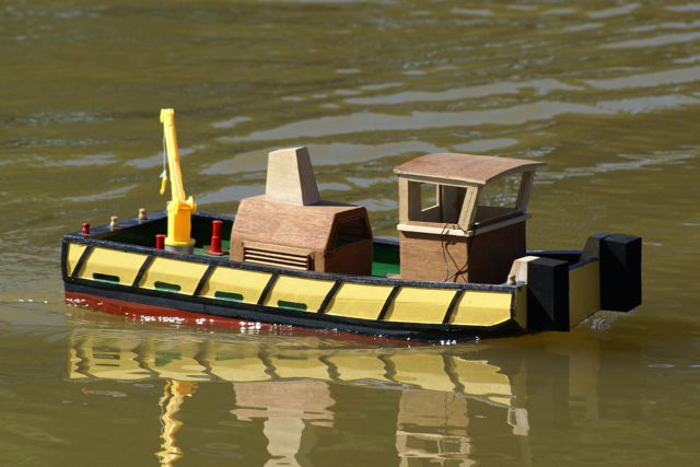Pusher Tug DSC03237