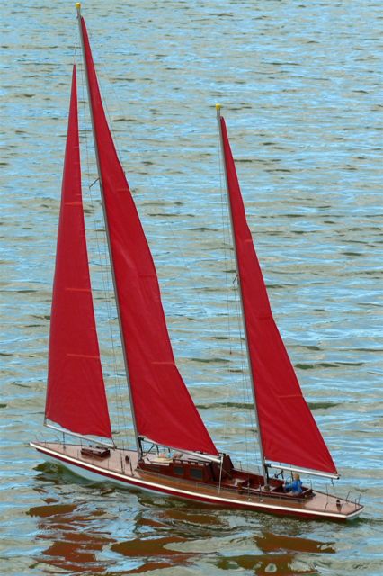 Red Sailed Ketch (03)
