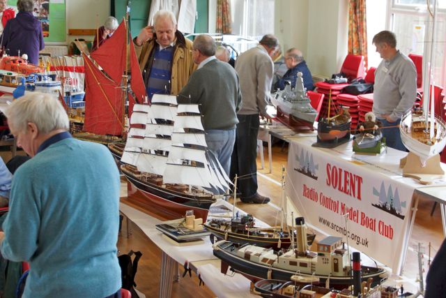 DSC02919 © Peter Taylor 2013