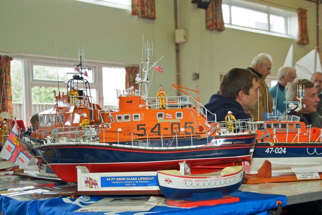 DSC02927 © Peter Taylor 2013