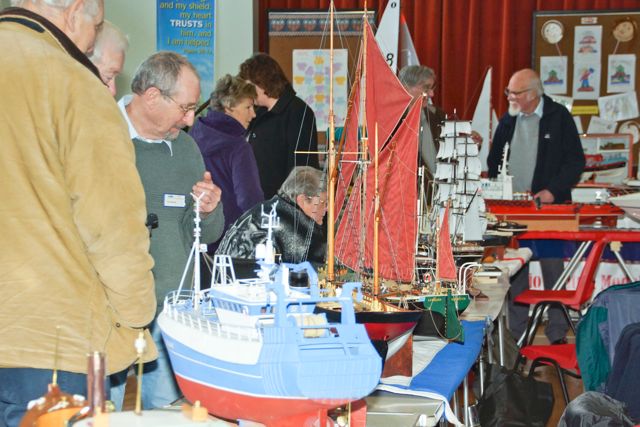 DSC02929 © Peter Taylor 2013