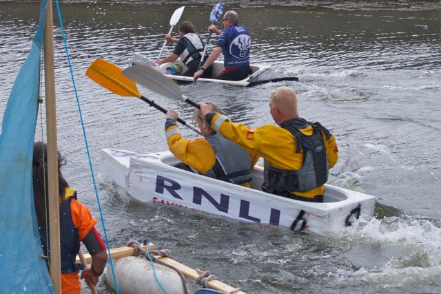 DSC03014 © Peter Taylor 2011