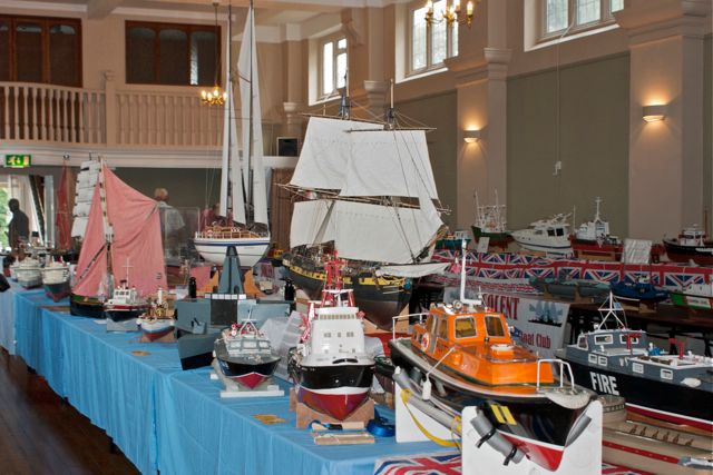 12 DSC07431 © Peter Taylor 2011
