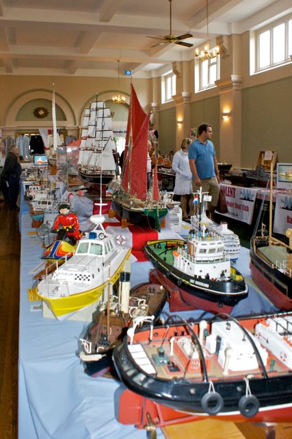 20 DSC07447 © Peter Taylor 2011