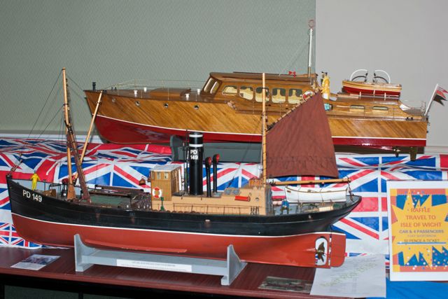 27 DSC07433 © Peter Taylor 2011