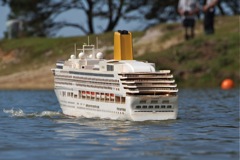 DSC00637 © Peter Taylor 2012