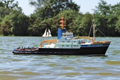 DSC00686 © Peter Taylor 2012